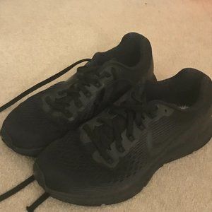 All Black Nike Zoom Pegasus